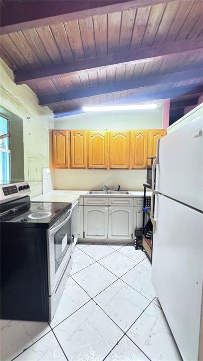 For Sale: $425,000 (3 beds, 1 baths, 1313 Square Feet)