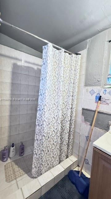 For Sale: $425,000 (3 beds, 1 baths, 1313 Square Feet)