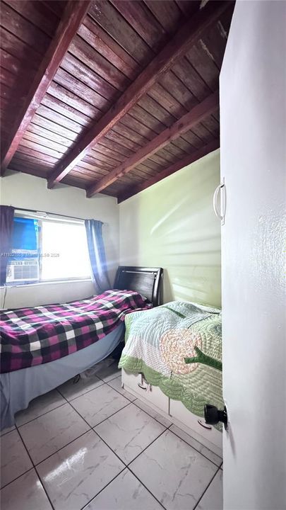 For Sale: $425,000 (3 beds, 1 baths, 1313 Square Feet)