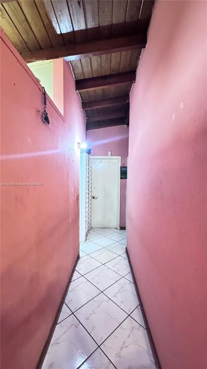 For Sale: $425,000 (3 beds, 1 baths, 1313 Square Feet)