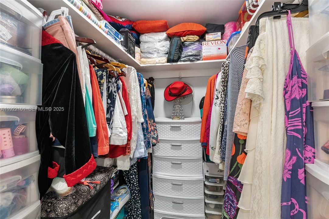 For Sale: $539,900 (3 beds, 2 baths, 1331 Square Feet)