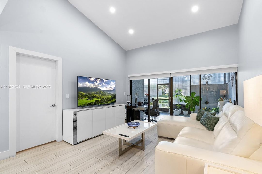 For Sale: $539,900 (3 beds, 2 baths, 1331 Square Feet)