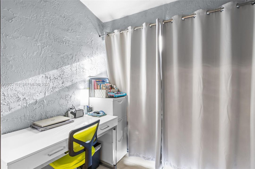 For Sale: $539,900 (3 beds, 2 baths, 1331 Square Feet)