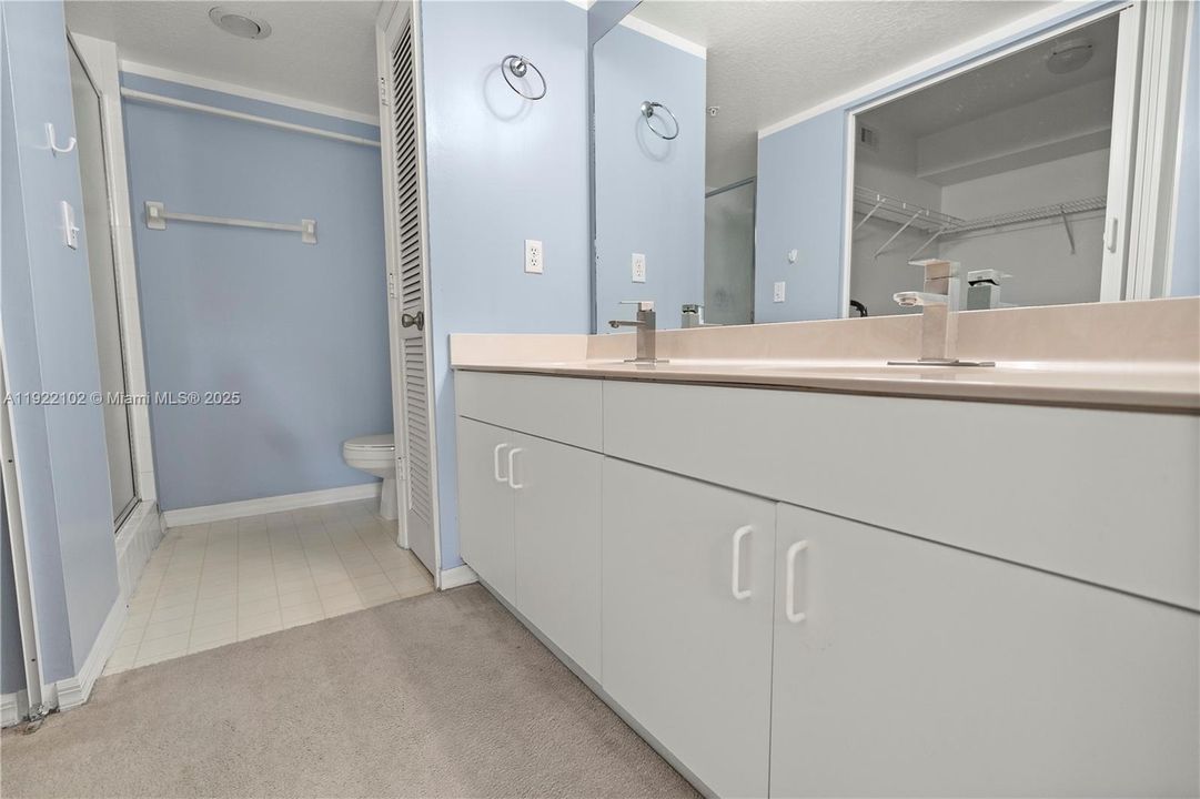 For Sale: $269,999 (2 beds, 2 baths, 1193 Square Feet)