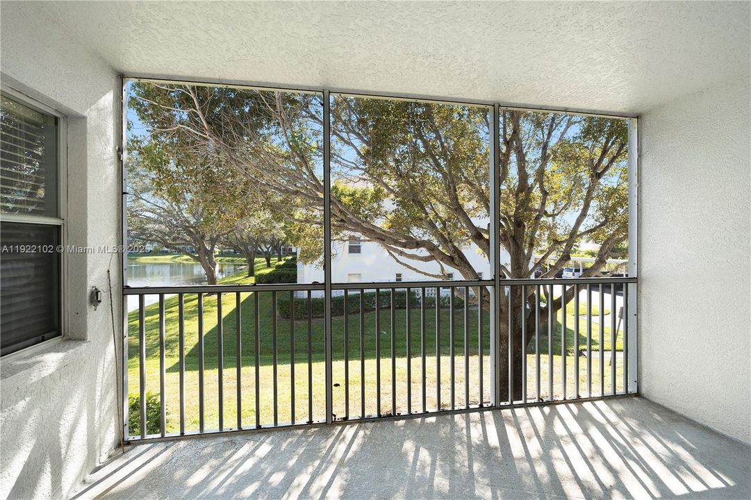 For Sale: $269,999 (2 beds, 2 baths, 1193 Square Feet)