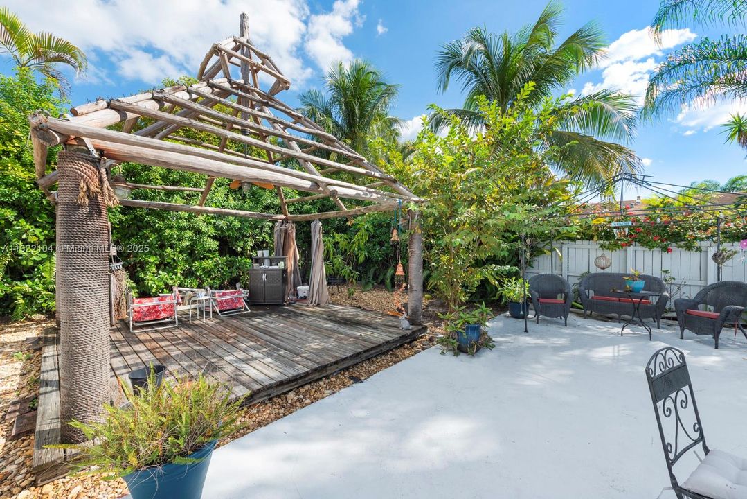 For Sale: $870,000 (4 beds, 3 baths, 2098 Square Feet)