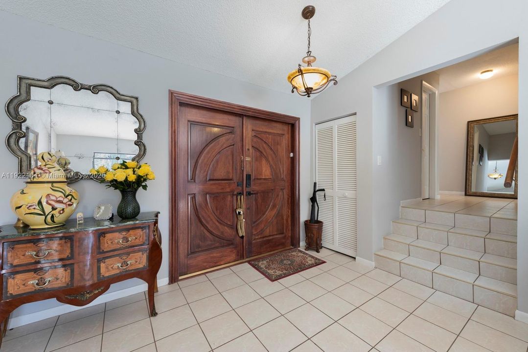 For Sale: $870,000 (4 beds, 3 baths, 2098 Square Feet)