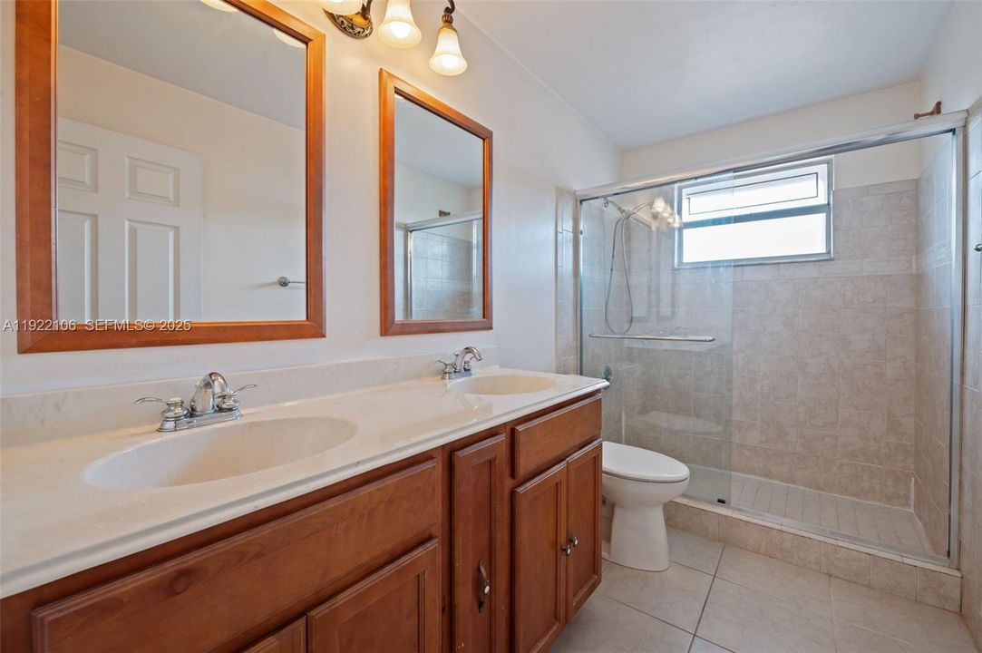 待售: $899,000 (4 贝兹, 3 浴室, 3235 平方英尺)