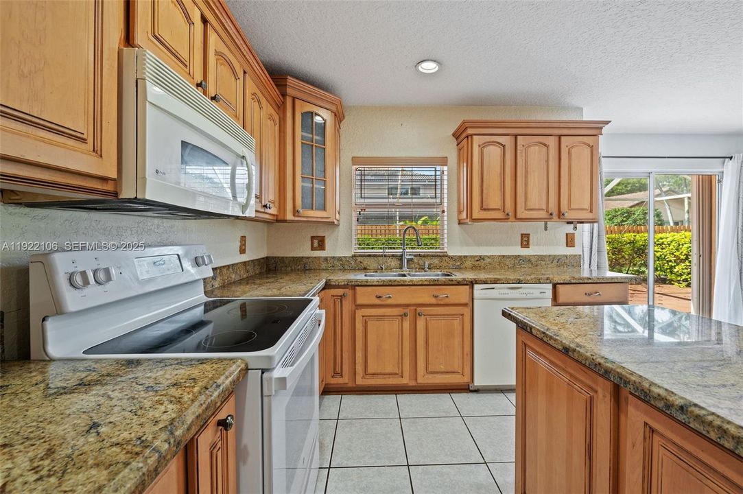 待售: $899,000 (4 贝兹, 3 浴室, 3235 平方英尺)