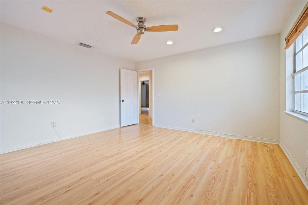 待售: $899,000 (4 贝兹, 3 浴室, 3235 平方英尺)