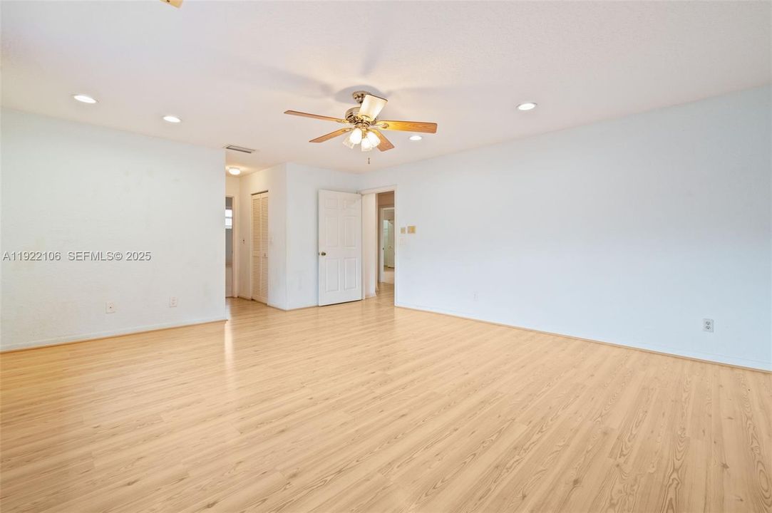 待售: $899,000 (4 贝兹, 3 浴室, 3235 平方英尺)