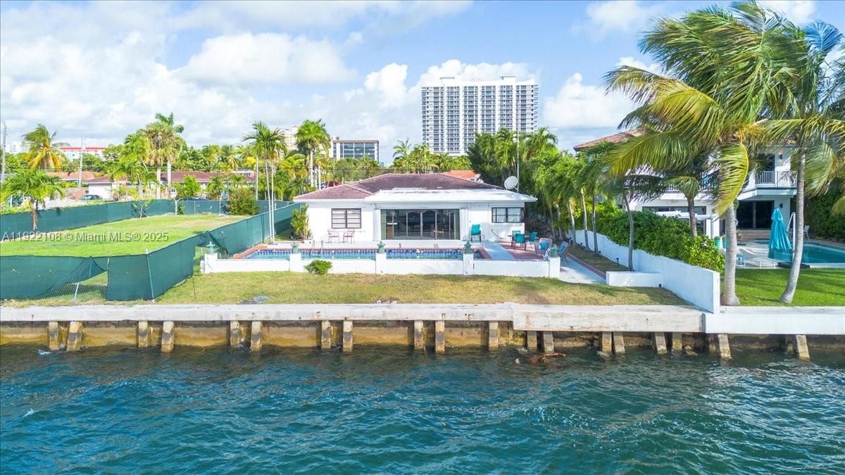 For Sale: $5,995,000 (4 beds, 4 baths, 2821 Square Feet)