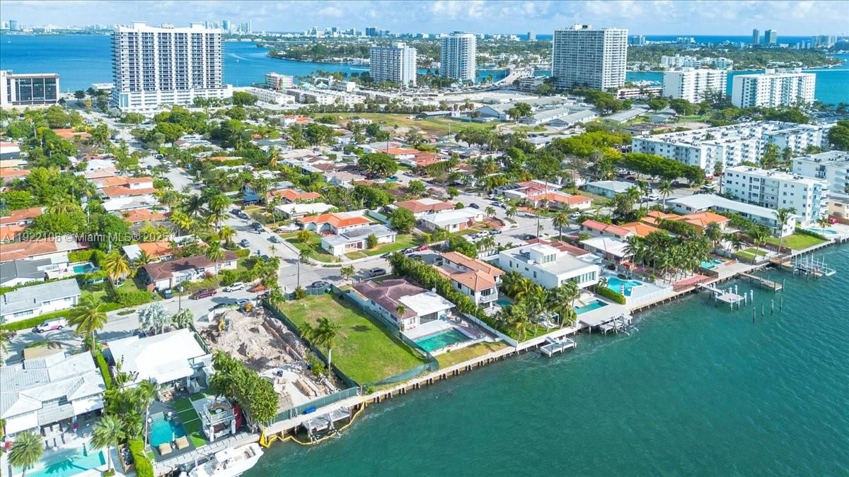 For Sale: $5,995,000 (4 beds, 4 baths, 2821 Square Feet)