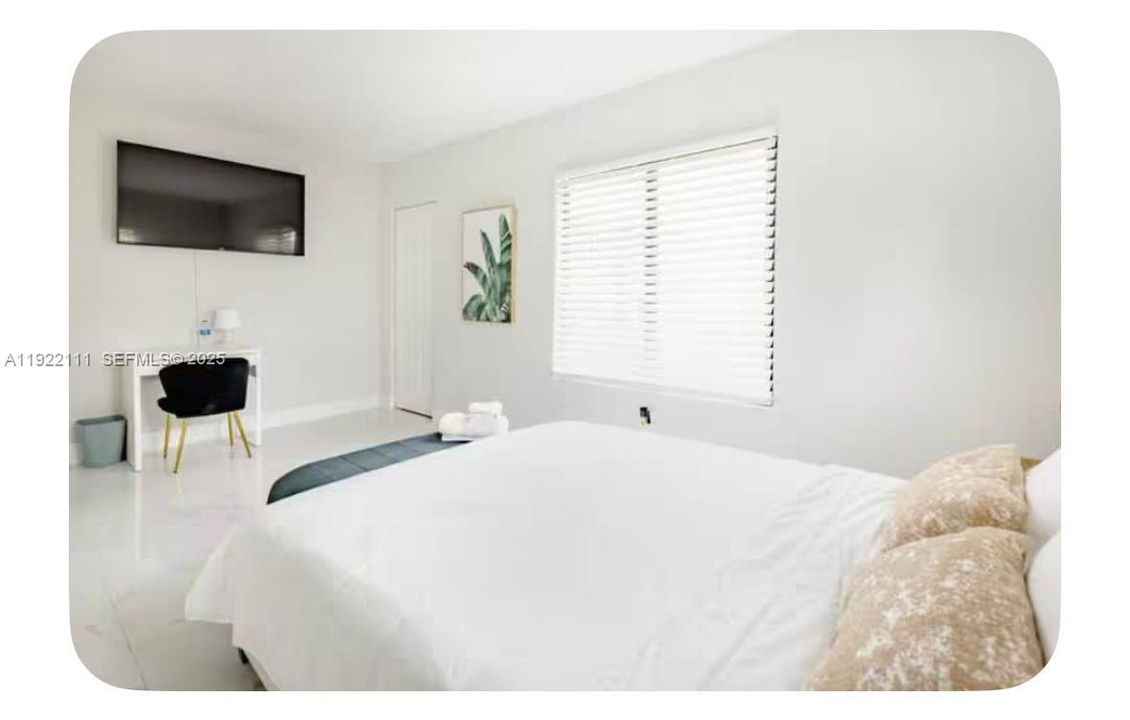 For Rent: $3,100 (3 beds, 2 baths, 2653 Square Feet)