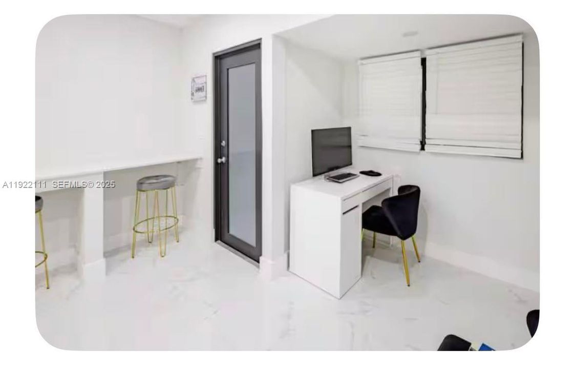 For Rent: $3,100 (3 beds, 2 baths, 2653 Square Feet)