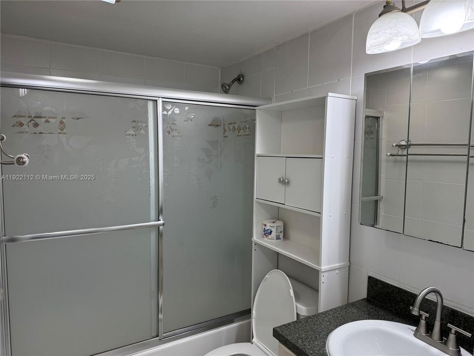 出租: $1,700 (1 贝兹, 1 浴室, 656 平方英尺)