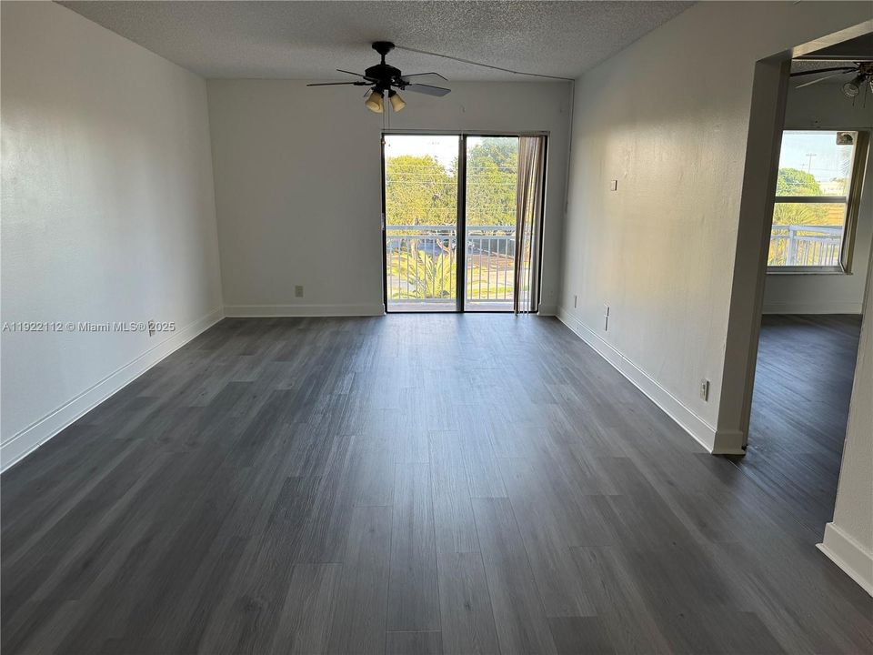 出租: $1,700 (1 贝兹, 1 浴室, 656 平方英尺)