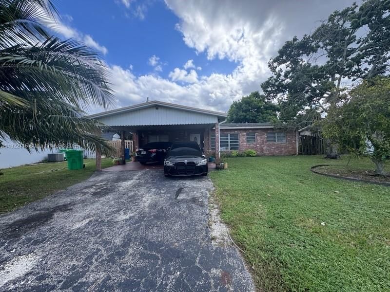 Active With Contract: $410,000 (3 beds, 1 baths, 1358 Square Feet)