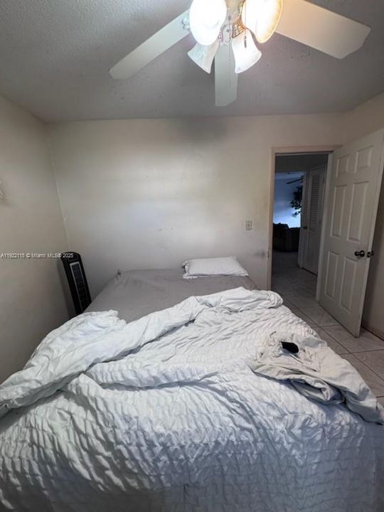 Active With Contract: $410,000 (3 beds, 1 baths, 1358 Square Feet)