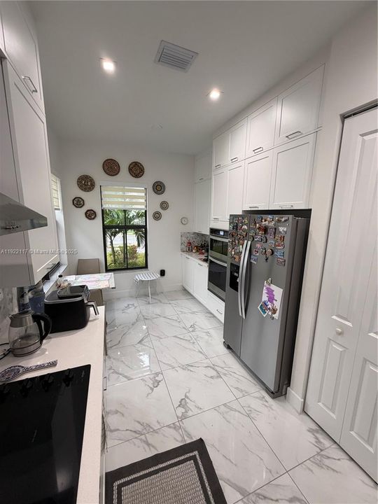 For Sale: $1,325,000 (4 beds, 3 baths, 2304 Square Feet)