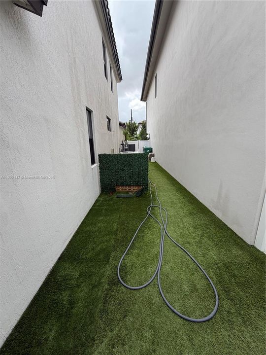 For Sale: $1,325,000 (4 beds, 3 baths, 2304 Square Feet)