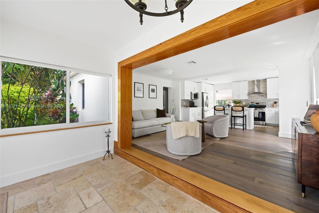 For Sale: $675,000 (2 beds, 1 baths, 1157 Square Feet)