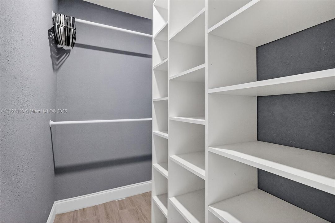 出租: $1,750 (1 贝兹, 1 浴室, 1891 平方英尺)