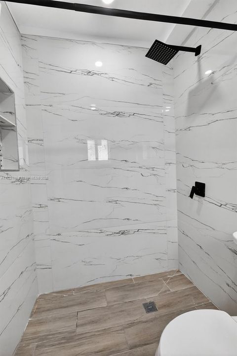 出租: $1,750 (1 贝兹, 1 浴室, 1891 平方英尺)