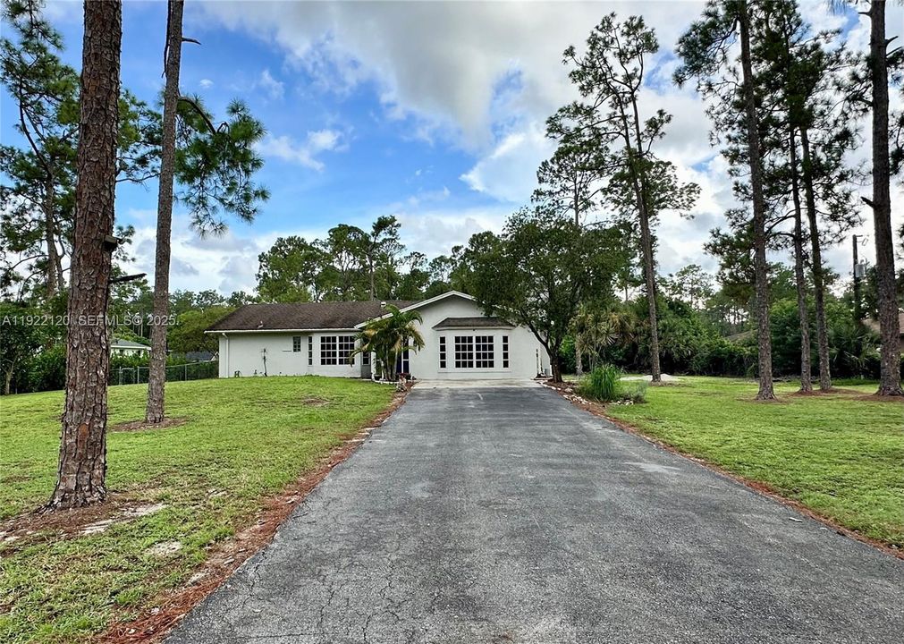 En Venta: $700,000 (3 camas, 2 baños, 1969 Pies cuadrados)