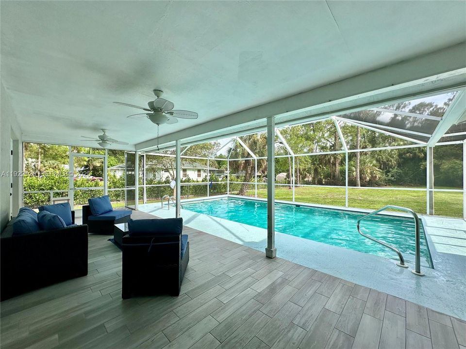 En Venta: $700,000 (3 camas, 2 baños, 1969 Pies cuadrados)