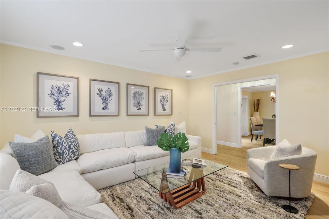 На продажу: $2,500,000 (4 спален, 3 ванн, 3073 Квадратных фут)