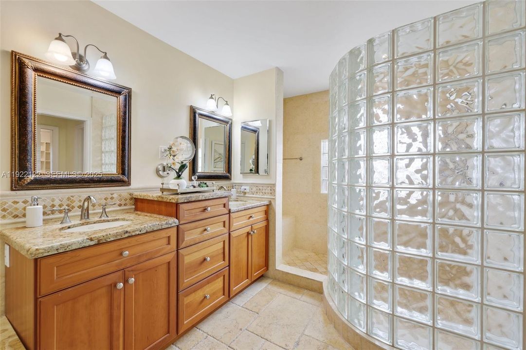 На продажу: $2,500,000 (4 спален, 3 ванн, 3073 Квадратных фут)