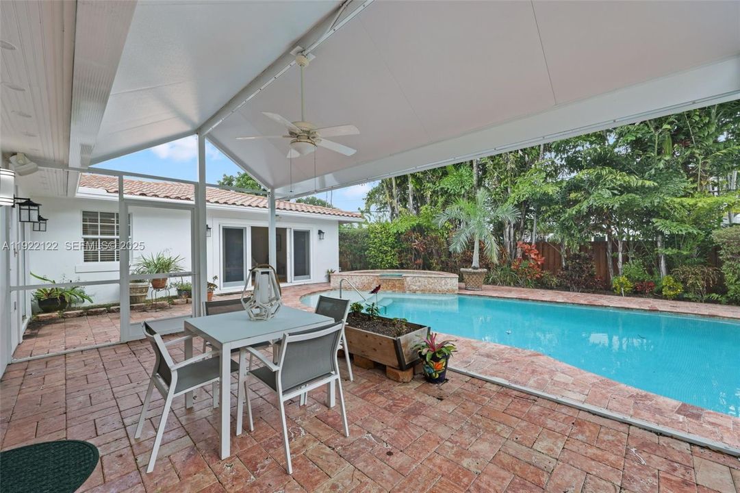 На продажу: $2,500,000 (4 спален, 3 ванн, 3073 Квадратных фут)