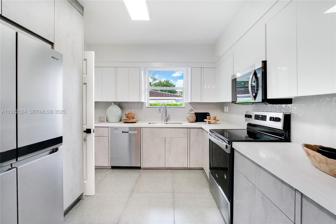 For Sale: $1,500,000 (4 beds, 3 baths, 2508 Square Feet)