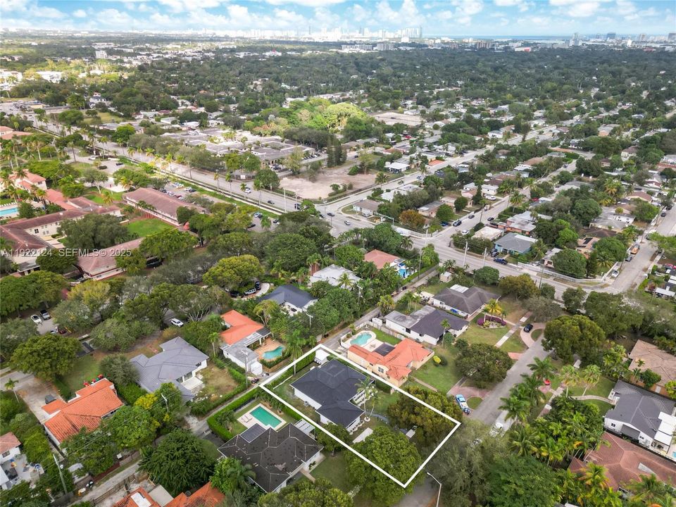 For Sale: $1,500,000 (4 beds, 3 baths, 2508 Square Feet)