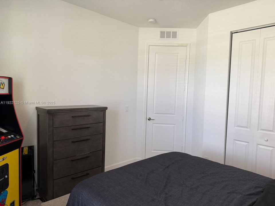 На продажу: $495,000 (4 спален, 3 ванн, 2583 Квадратных фут)