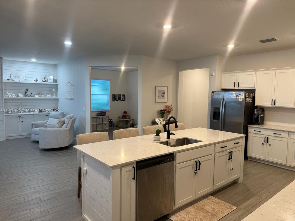 На продажу: $495,000 (4 спален, 3 ванн, 2583 Квадратных фут)