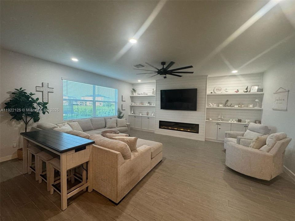 На продажу: $495,000 (4 спален, 3 ванн, 2583 Квадратных фут)