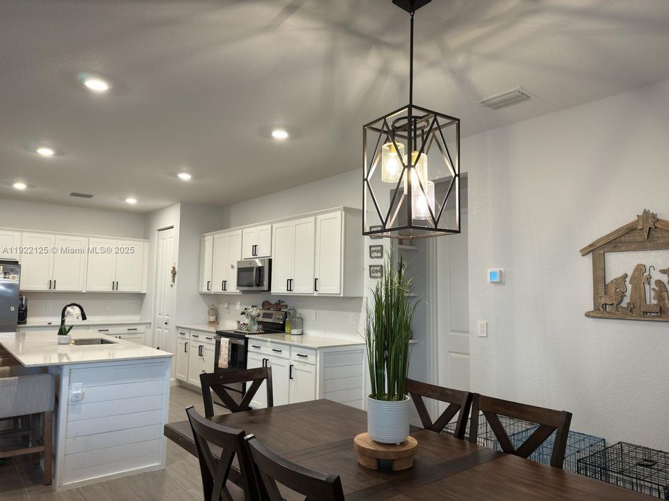 На продажу: $495,000 (4 спален, 3 ванн, 2583 Квадратных фут)