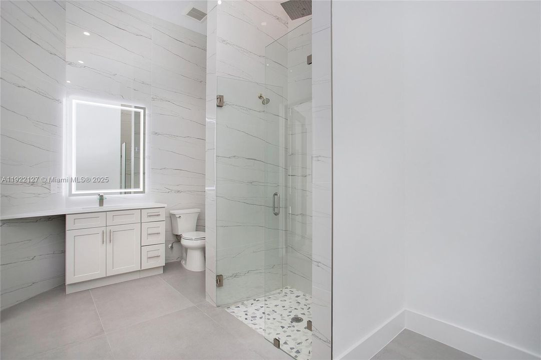 На продажу: $1,299,000 (4 спален, 4 ванн, 0 Квадратных фут)