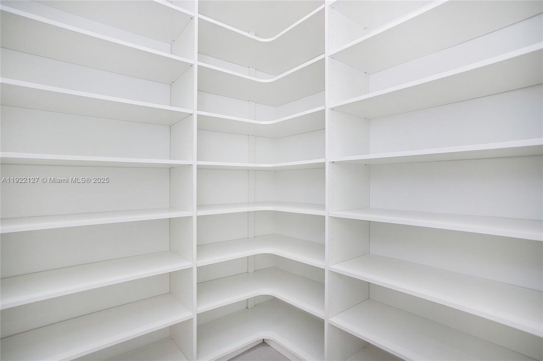 На продажу: $1,299,000 (4 спален, 4 ванн, 0 Квадратных фут)