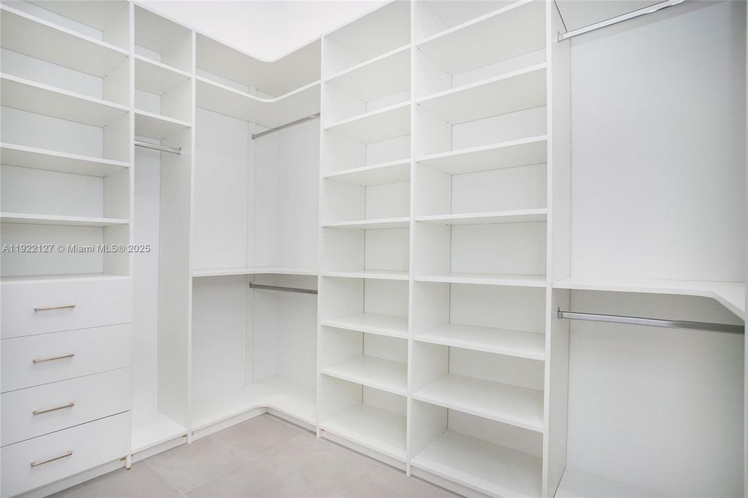 На продажу: $1,299,000 (4 спален, 4 ванн, 0 Квадратных фут)