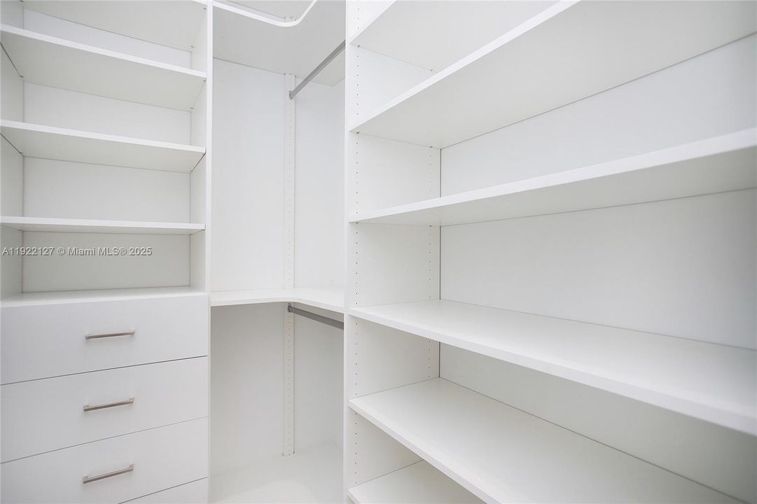 На продажу: $1,299,000 (4 спален, 4 ванн, 0 Квадратных фут)