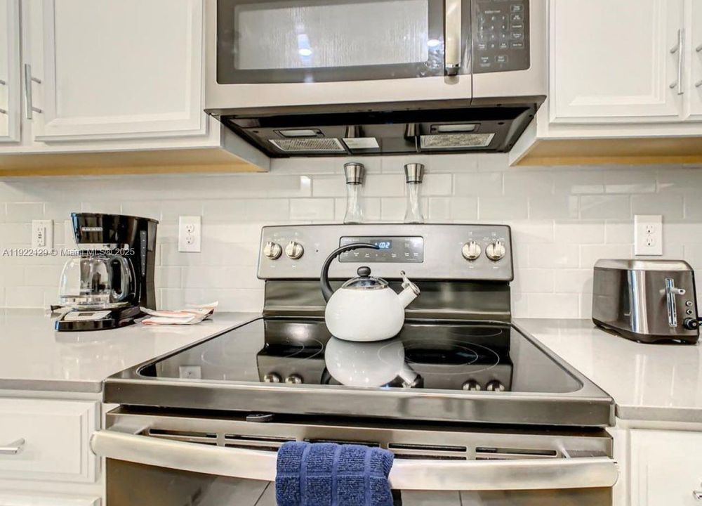 For Rent: $2,399 (3 beds, 2 baths, 0 Square Feet)