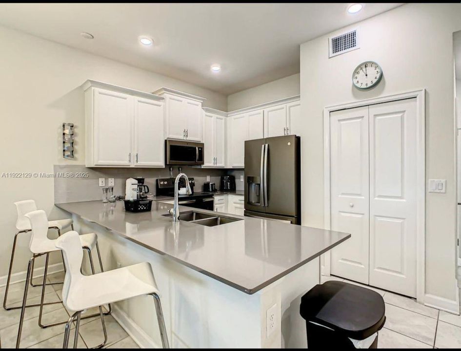 For Rent: $2,399 (3 beds, 2 baths, 0 Square Feet)