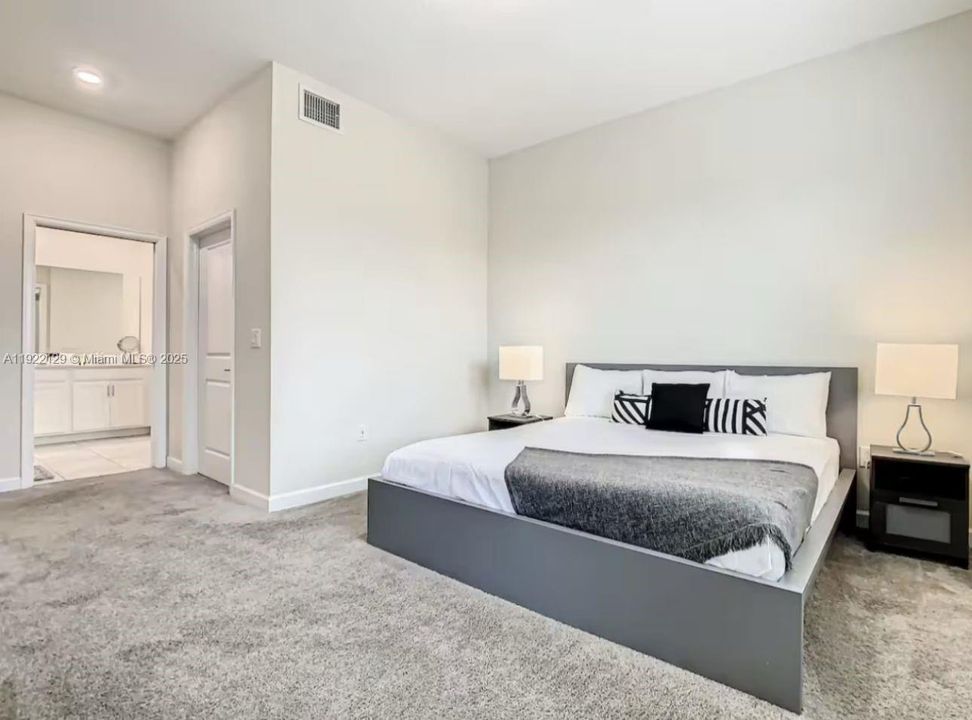 For Rent: $2,399 (3 beds, 2 baths, 0 Square Feet)