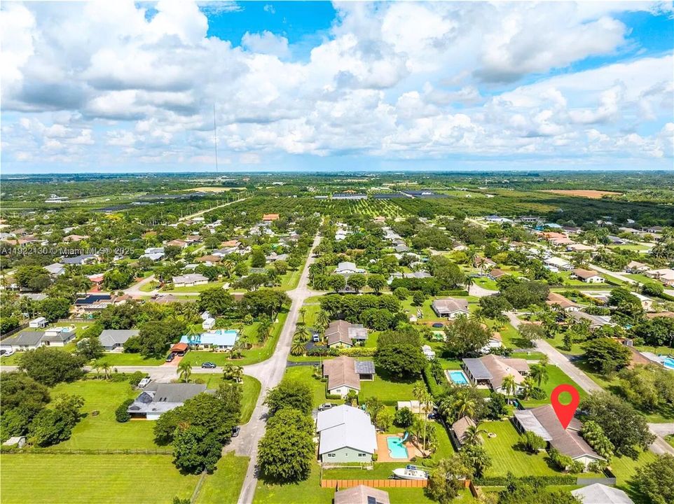 На продажу: $670,000 (3 спален, 2 ванн, 1715 Квадратных фут)