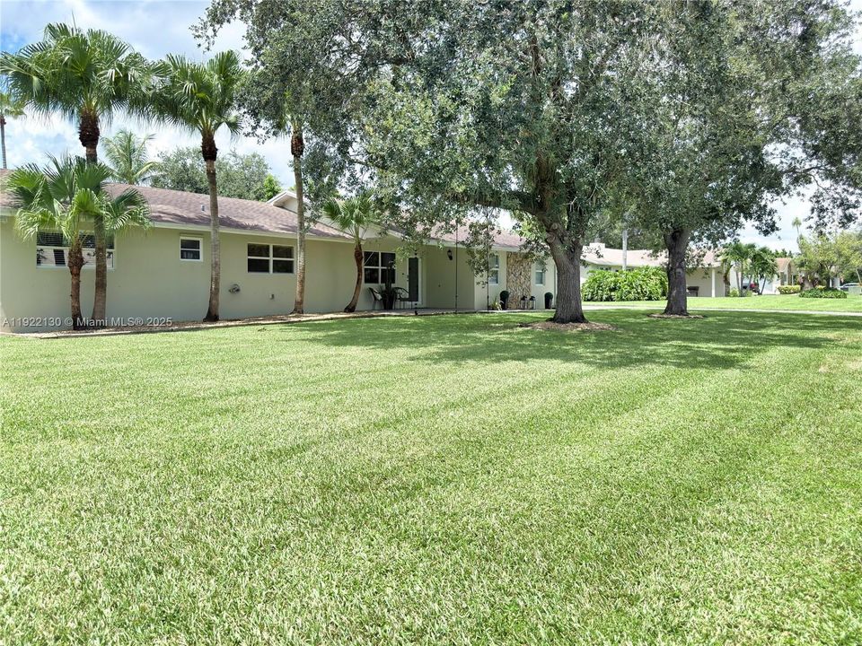 На продажу: $670,000 (3 спален, 2 ванн, 1715 Квадратных фут)