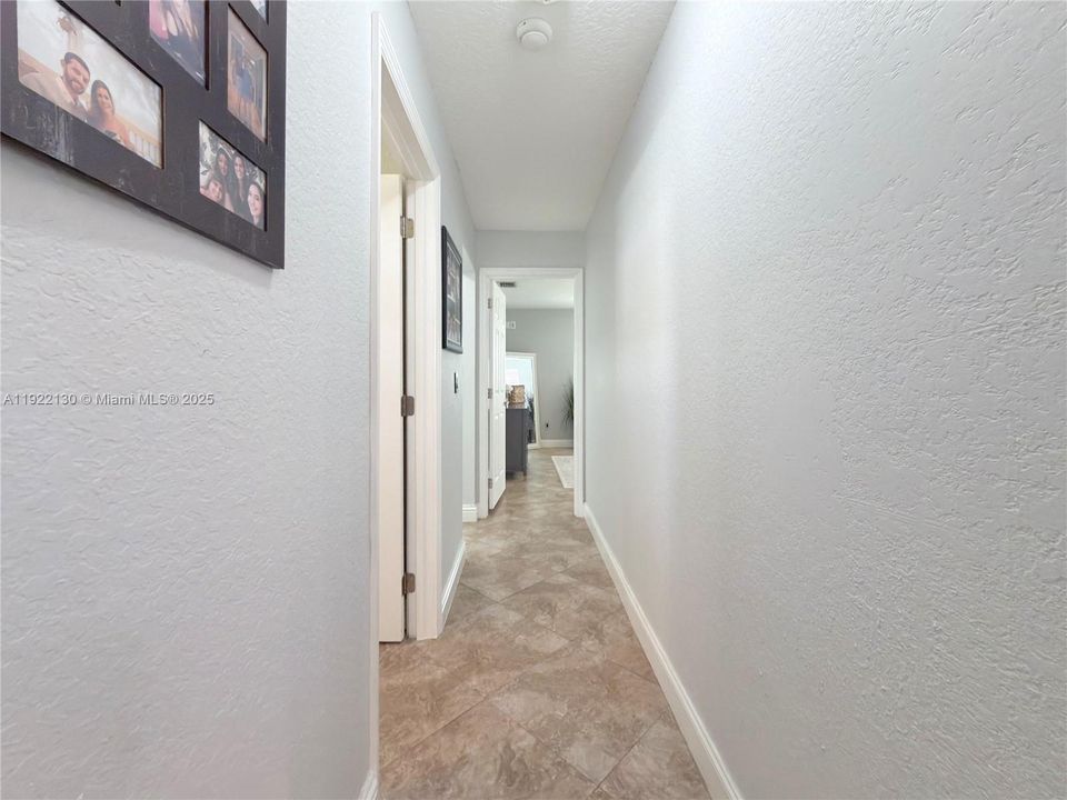 На продажу: $670,000 (3 спален, 2 ванн, 1715 Квадратных фут)