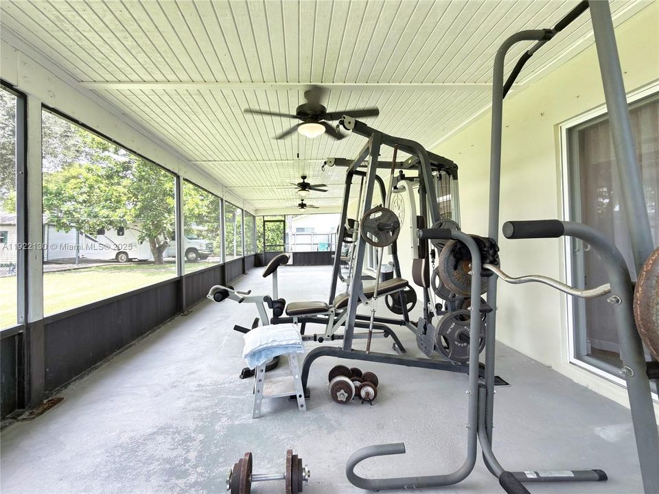 На продажу: $670,000 (3 спален, 2 ванн, 1715 Квадратных фут)